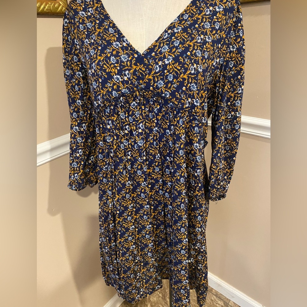 Jane & Delancey V neck long sleeve dress L